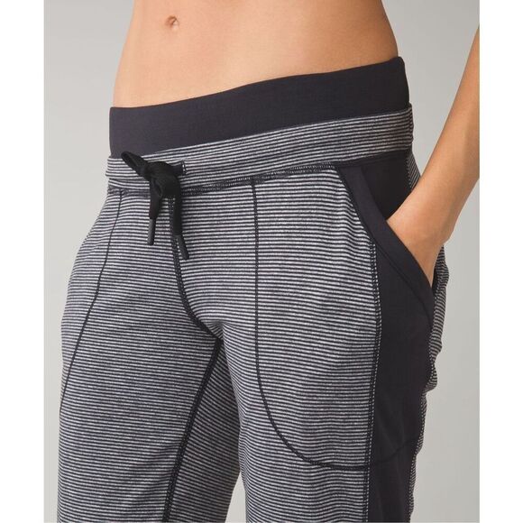 Womens Lululemon Base Runner Pant III - Picture 2 of 6